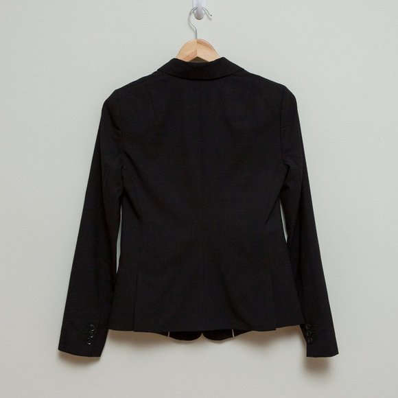 Black Banana Republic Blazer with contrasting Collar and Sleeve Lining, size 0 - Picture 2 of 10